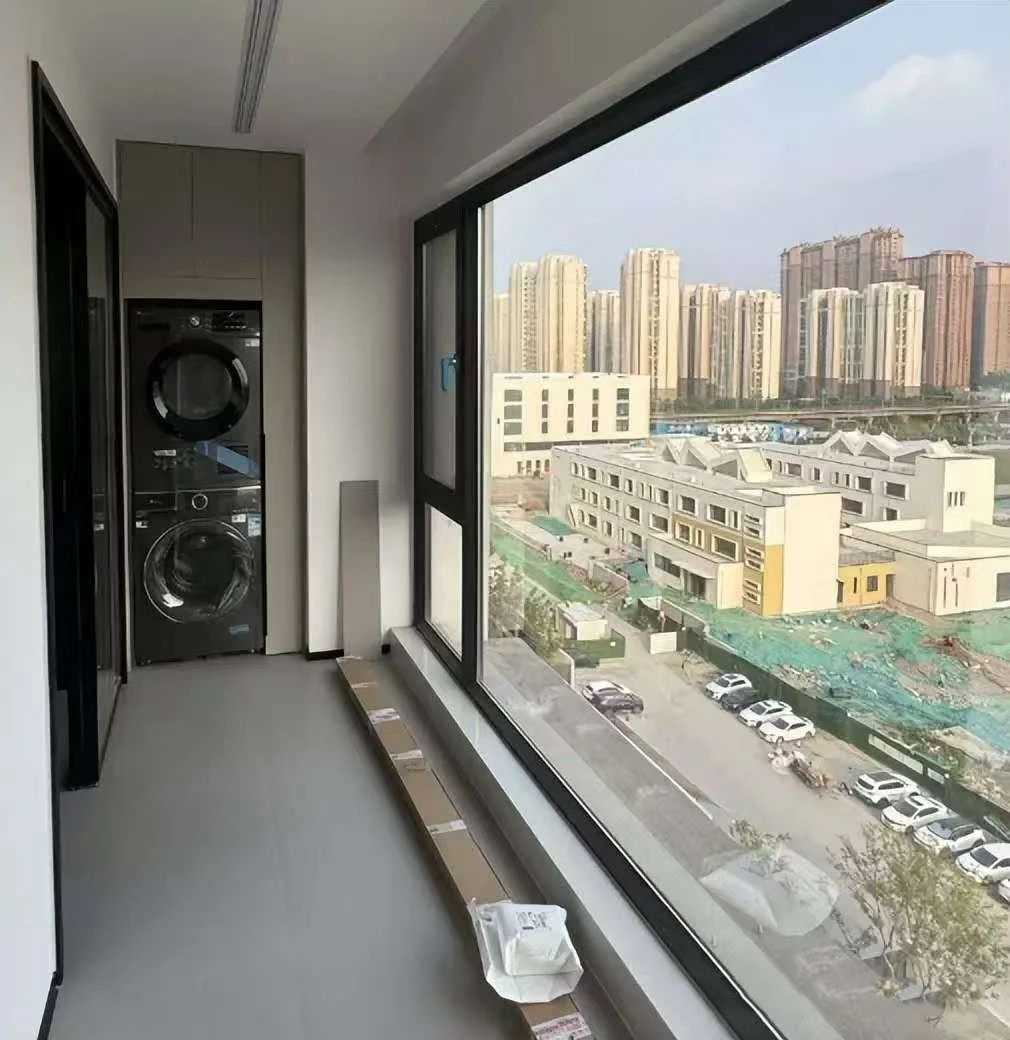 太原凡品家装 | 为什么不建议用大玻璃“封阳台”？听内行人分析，我恍然大悟！